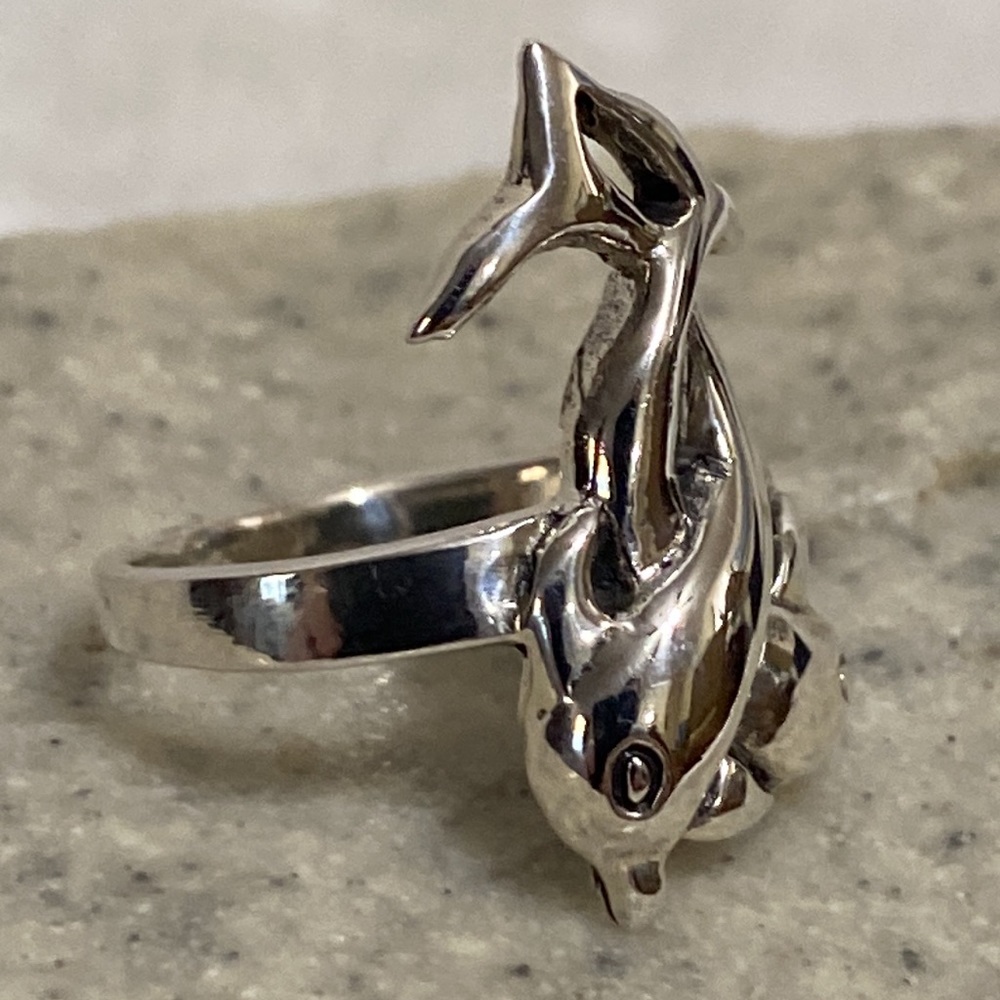 *SOLD*🆕Sterling Silver Dolphin Ring - Picture 3 of 11